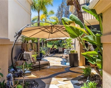 28060 Paseo Hacienda - Photo Thumbnail 2