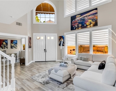 28060 Paseo Hacienda - Photo Thumbnail 5
