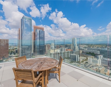 400 S Broadway S - Photo Thumbnail 63