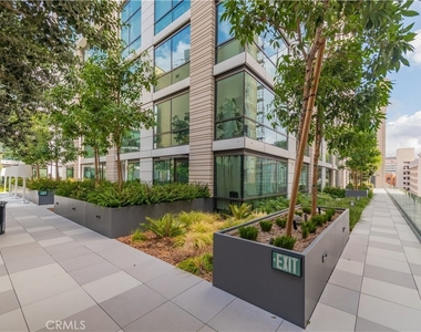 400 S Broadway S - Photo Thumbnail 19