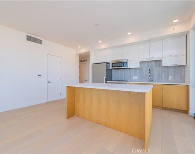 400 S Broadway S - Photo Thumbnail 9