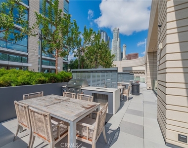 400 S Broadway S - Photo Thumbnail 46