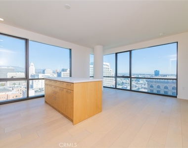 400 S Broadway S - Photo Thumbnail 6