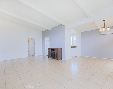 5542 Fernhill Circle - Photo Thumbnail 3