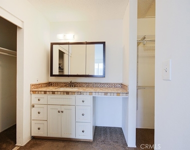5542 Fernhill Circle - Photo Thumbnail 11