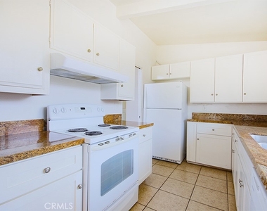 5542 Fernhill Circle - Photo Thumbnail 5