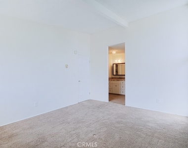 5542 Fernhill Circle - Photo Thumbnail 10