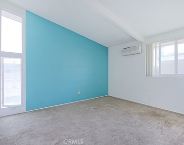 5542 Fernhill Circle - Photo Thumbnail 8