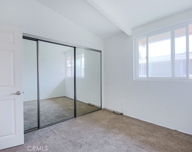 5542 Fernhill Circle - Photo Thumbnail 14