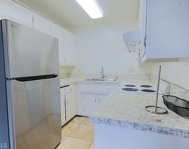 5542 Fernhill Circle - Photo Thumbnail 7