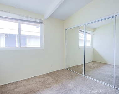 5542 Fernhill Circle - Photo Thumbnail 18