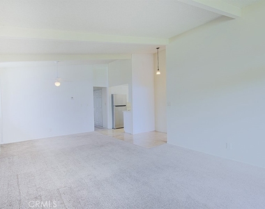 5542 Fernhill Circle - Photo Thumbnail 4