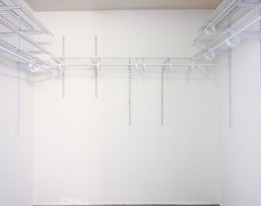5542 Fernhill Circle - Photo Thumbnail 14