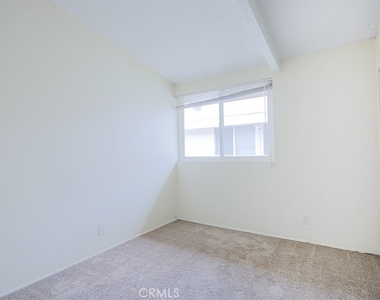 5542 Fernhill Circle - Photo Thumbnail 17