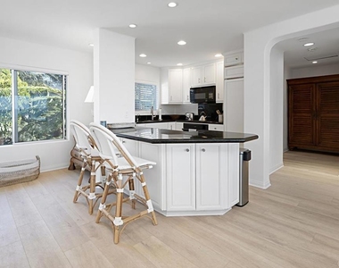 155 15th St - Photo Thumbnail 14