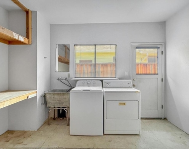 1323 Warner Avenue - Photo Thumbnail 13