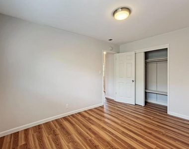 1323 Warner Avenue - Photo Thumbnail 21