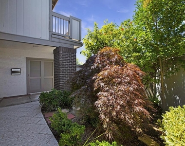 976 Pizarro Lane - Photo Thumbnail 10