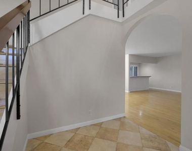 976 Pizarro Lane - Photo Thumbnail 19