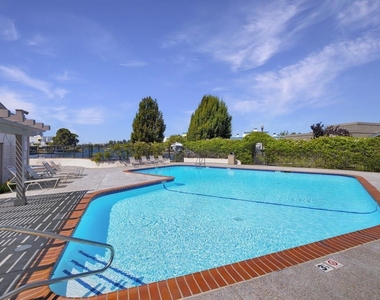 976 Pizarro Lane - Photo Thumbnail 54