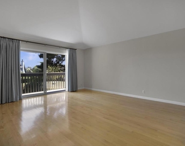 976 Pizarro Lane - Photo Thumbnail 32