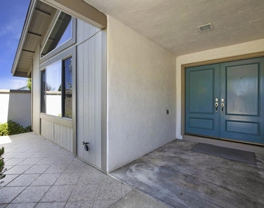 976 Pizarro Lane - Photo Thumbnail 9