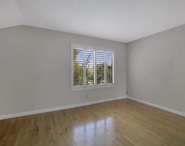 976 Pizarro Lane - Photo Thumbnail 40