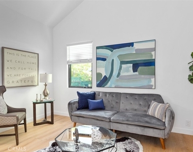 4945 Stratford - Photo Thumbnail 3