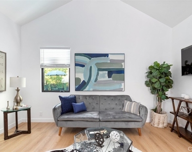 4945 Stratford - Photo Thumbnail 4