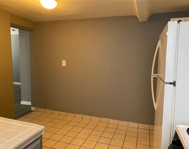 1265 Oakridge Drive - Photo Thumbnail 12