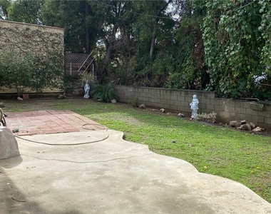 1265 Oakridge Drive - Photo Thumbnail 14