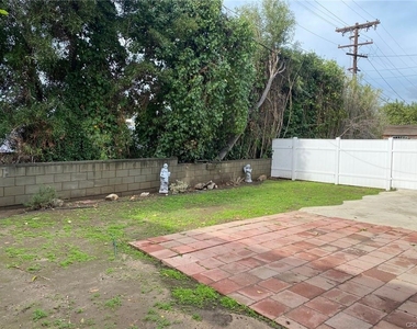 1265 Oakridge Drive - Photo Thumbnail 16