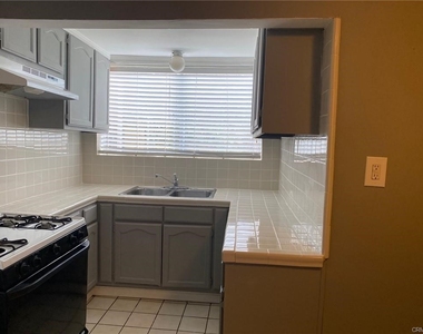 1265 Oakridge Drive - Photo Thumbnail 9