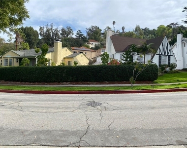 1265 Oakridge Drive - Photo Thumbnail 18