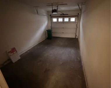 352 Deerfield Avenue - Photo Thumbnail 11