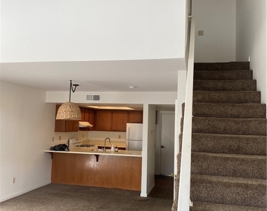 805 W. Grondahl - Photo Thumbnail 16