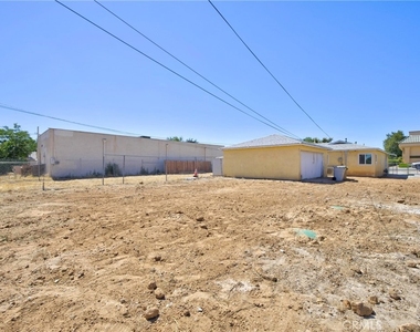 15990 Yucca Street - Photo Thumbnail 15