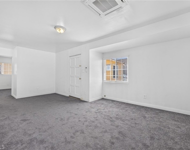 15990 Yucca Street - Photo Thumbnail 4
