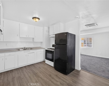 15990 Yucca Street - Photo Thumbnail 7