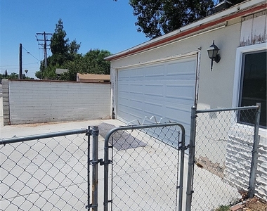 858 S Riverside - Photo Thumbnail 2
