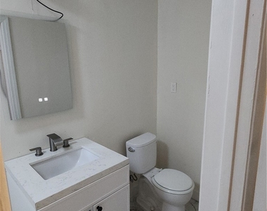 858 S Riverside - Photo Thumbnail 16