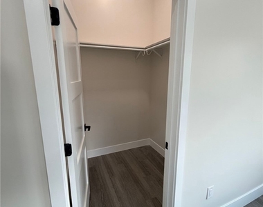 1295 W 25th - Photo Thumbnail 4