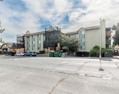 1315 A St - Photo Thumbnail 10