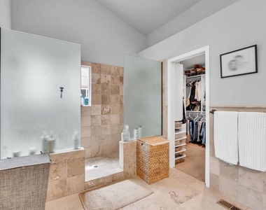 5331 Emerald Court - Photo Thumbnail 21