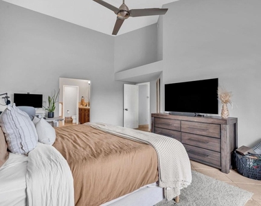 5331 Emerald Court - Photo Thumbnail 18