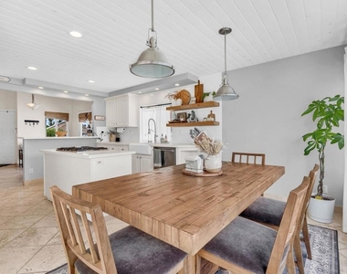 5331 Emerald Court - Photo Thumbnail 15