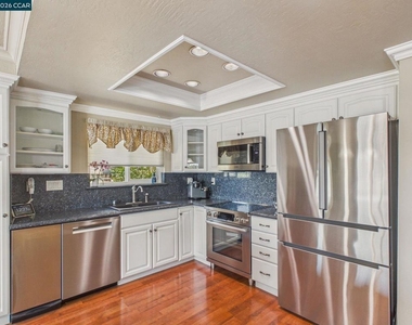4910 Cabrillo Pt - Photo Thumbnail 9