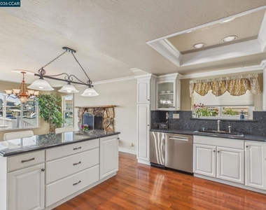 4910 Cabrillo Pt - Photo Thumbnail 11