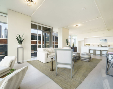 1100 S Hope Street - Photo Thumbnail 3