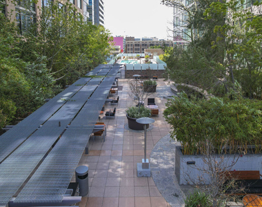 1100 S Hope Street - Photo Thumbnail 32
